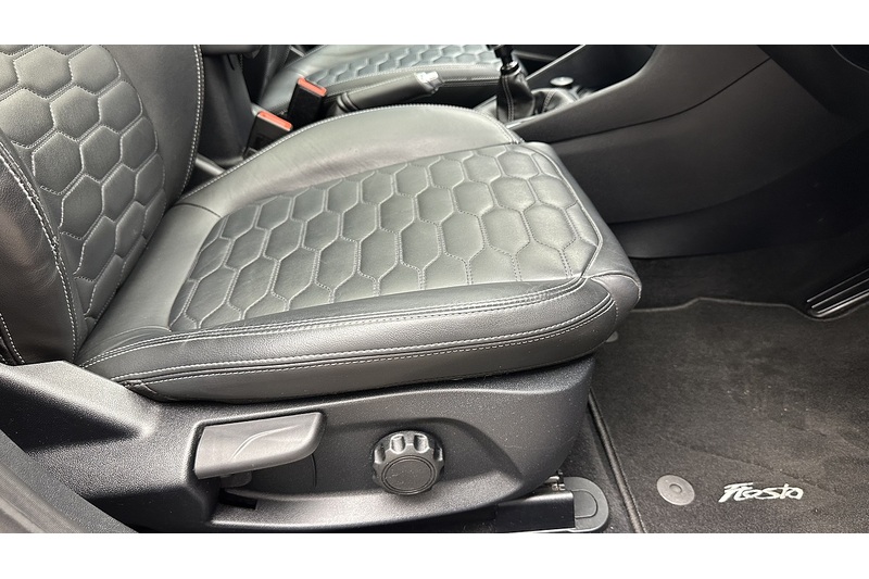 Ford Fiesta T EcoBoost MHEV Vignale Edition - U3631