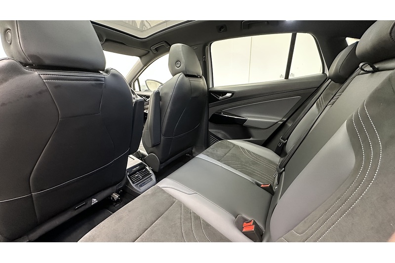 Volkswagen ID.5 Pro Performance Style - U3632