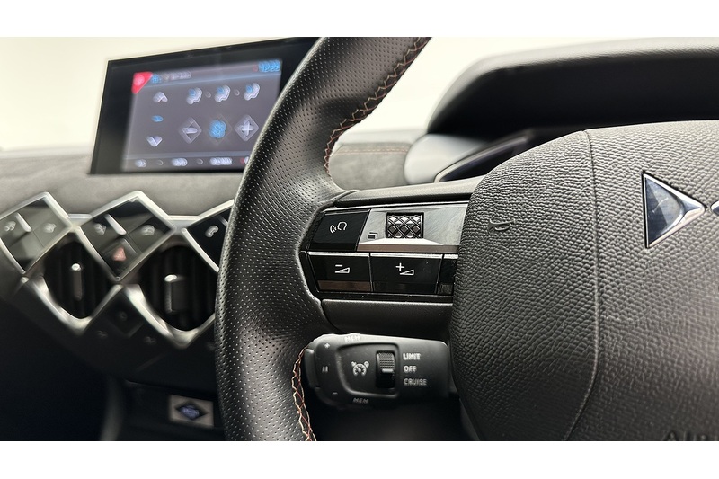 DS AUTOMOBILES DS 3 CROSSBACK E-TENSE Performance Line - U3636