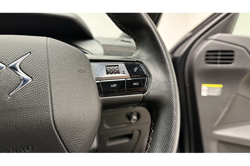 DS AUTOMOBILES DS 3 CROSSBACK E-TENSE Performance Line - U3636