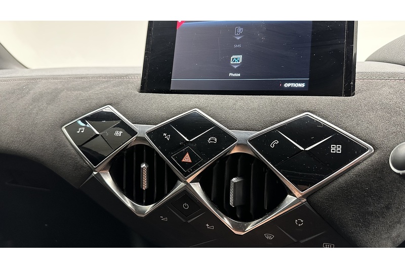 DS AUTOMOBILES DS 3 CROSSBACK E-TENSE Performance Line - U3636