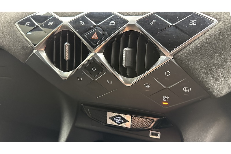 DS AUTOMOBILES DS 3 CROSSBACK E-TENSE Performance Line - U3636
