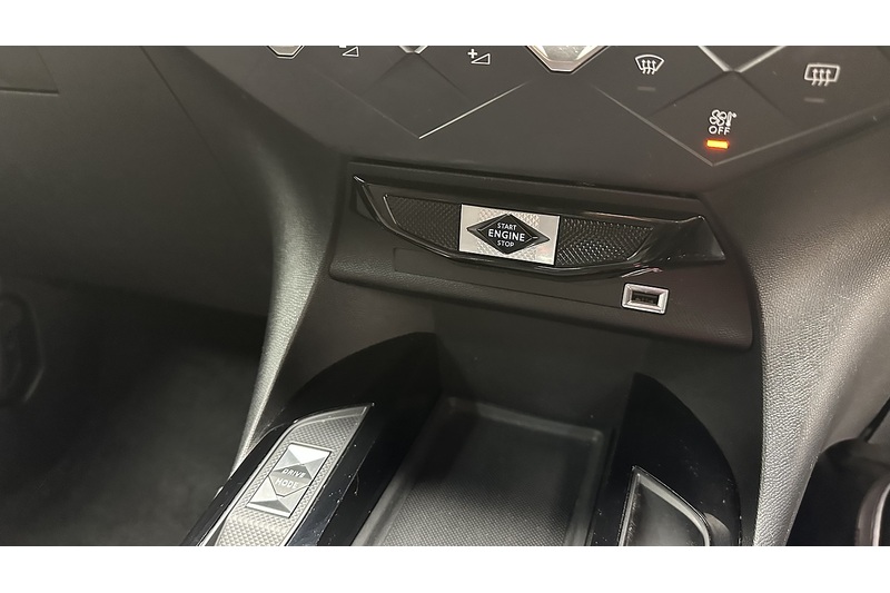 DS AUTOMOBILES DS 3 CROSSBACK E-TENSE Performance Line - U3636