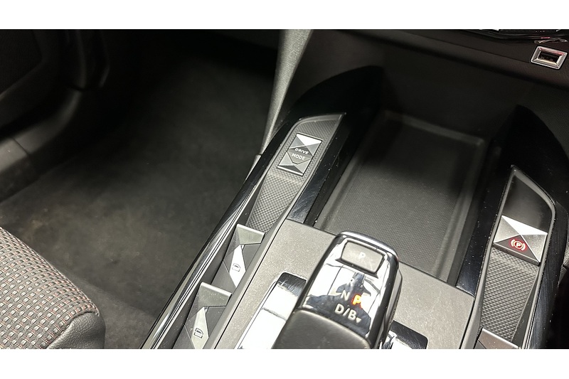 DS AUTOMOBILES DS 3 CROSSBACK E-TENSE Performance Line - U3636
