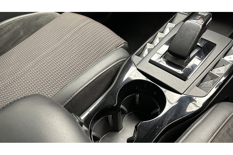 DS AUTOMOBILES DS 3 CROSSBACK E-TENSE Performance Line - U3636