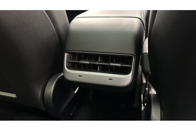 Tesla Model Y Performance - U3661