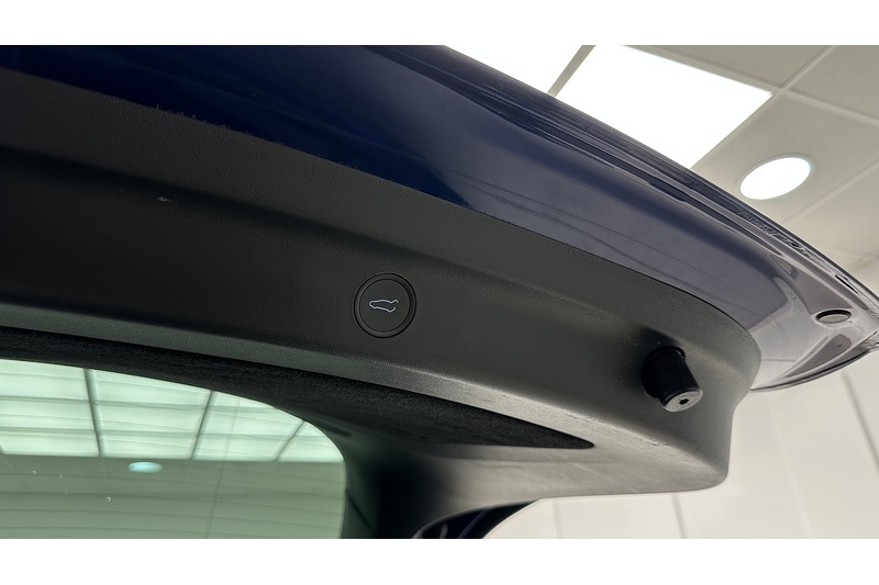Tesla Model Y Performance - U3661