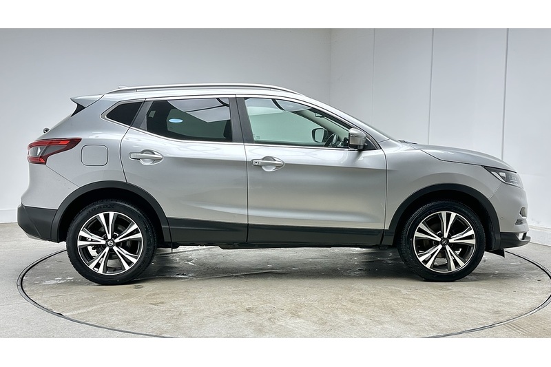 Nissan Qashqai DIG-T N-Connecta - U3668
