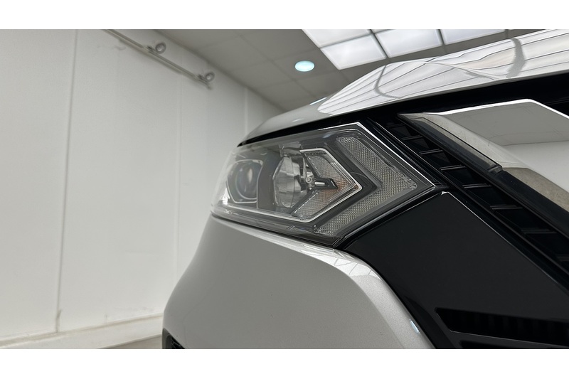 Nissan Qashqai DIG-T N-Connecta - U3668