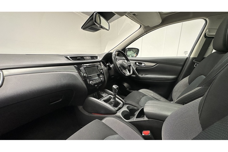 Nissan Qashqai DIG-T N-Connecta - U3668