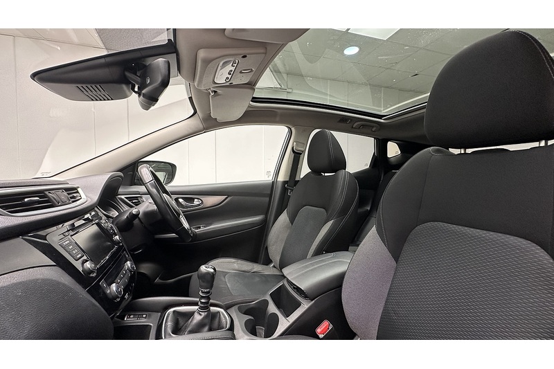 Nissan Qashqai DIG-T N-Connecta - U3668
