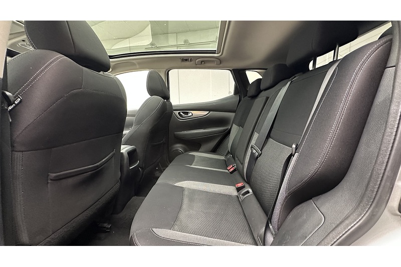 Nissan Qashqai DIG-T N-Connecta - U3668