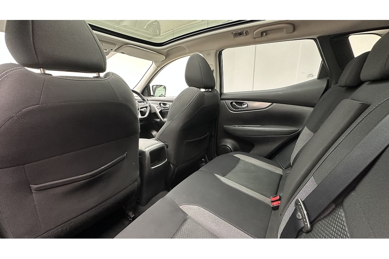 Nissan Qashqai DIG-T N-Connecta - U3668
