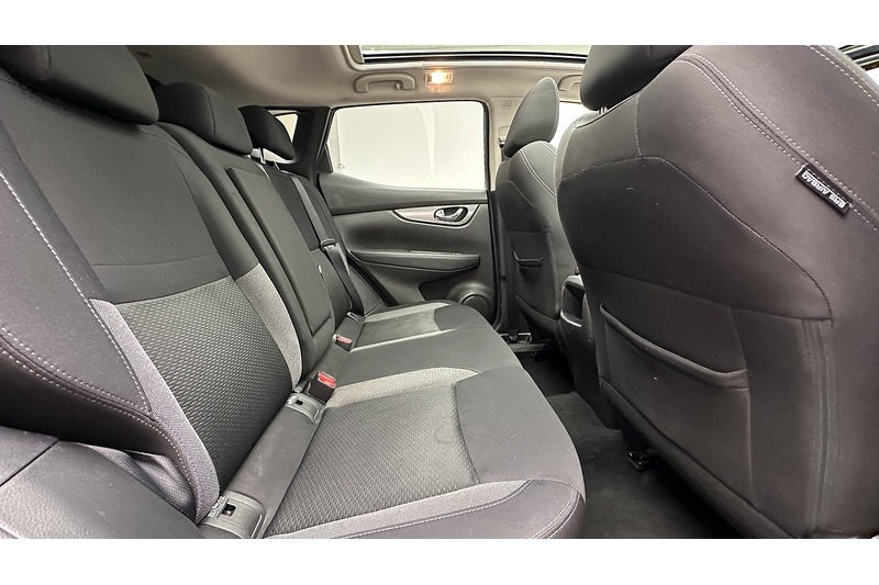 Nissan Qashqai DIG-T N-Connecta - U3668