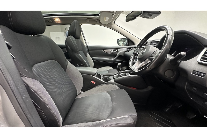 Nissan Qashqai DIG-T N-Connecta - U3668