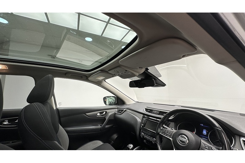 Nissan Qashqai DIG-T N-Connecta - U3668