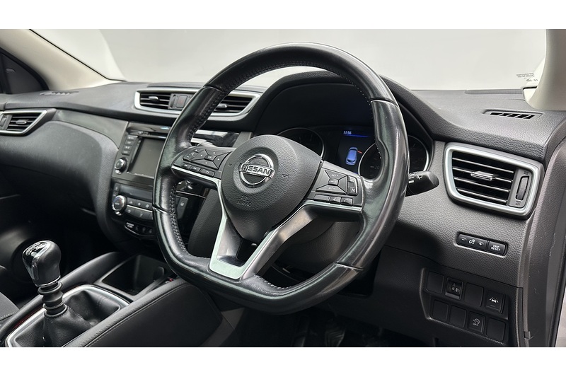 Nissan Qashqai DIG-T N-Connecta - U3668