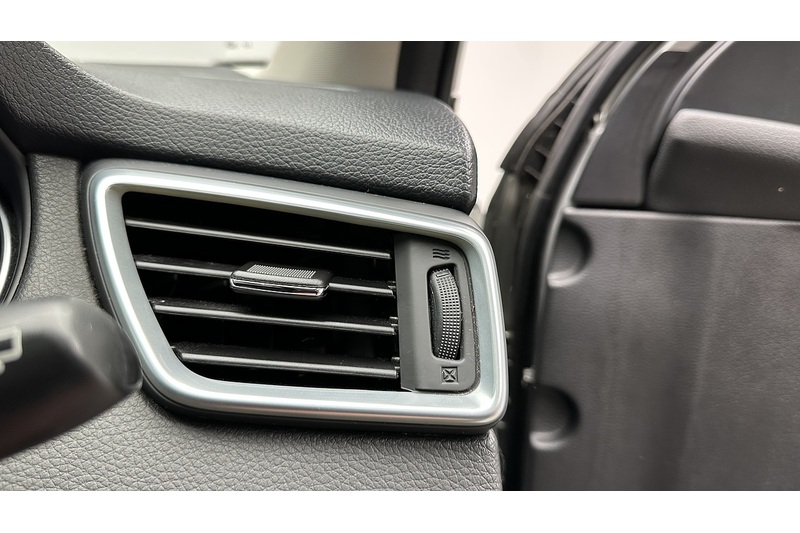 Nissan Qashqai DIG-T N-Connecta - U3668