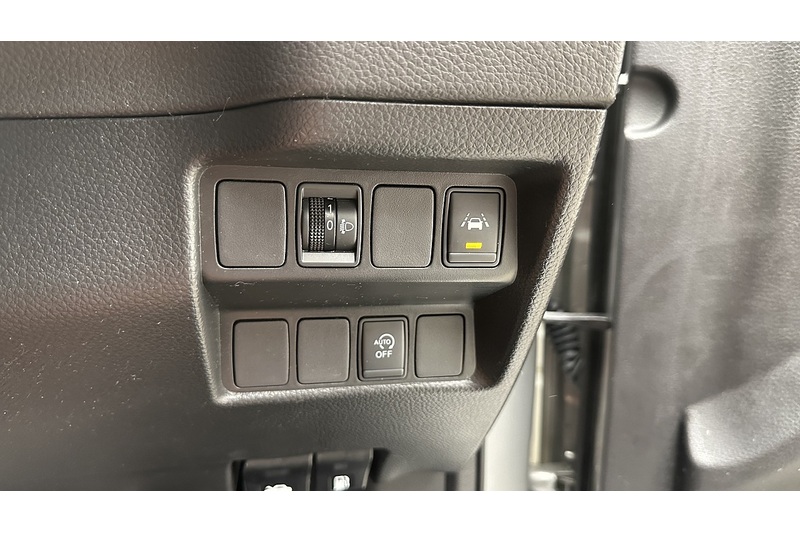 Nissan Qashqai DIG-T N-Connecta - U3668