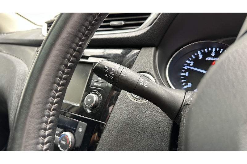 Nissan Qashqai DIG-T N-Connecta - U3668