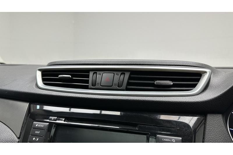 Nissan Qashqai DIG-T N-Connecta - U3668