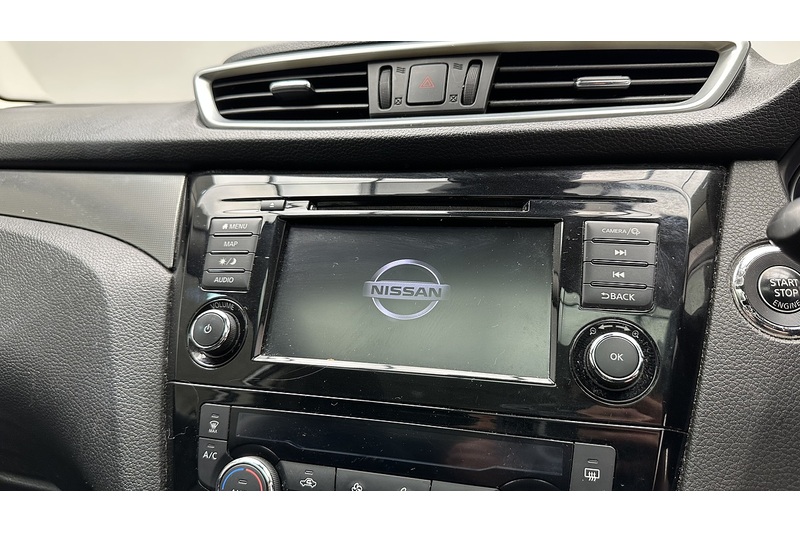 Nissan Qashqai DIG-T N-Connecta - U3668