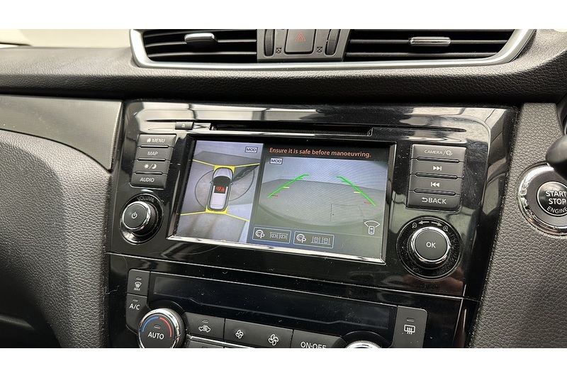 Nissan Qashqai DIG-T N-Connecta - U3668