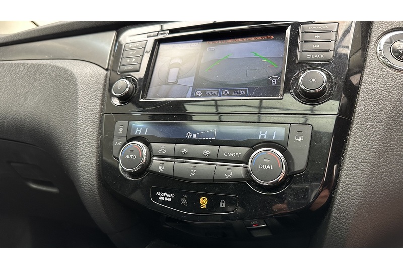 Nissan Qashqai DIG-T N-Connecta - U3668