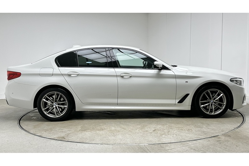 BMW 5 Series 520d MHT M Sport - U3672