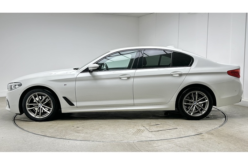 BMW 5 Series 520d MHT M Sport - U3672