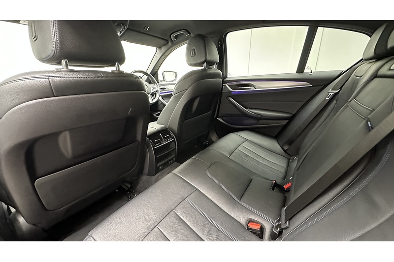 BMW 5 Series 520d MHT M Sport - U3672