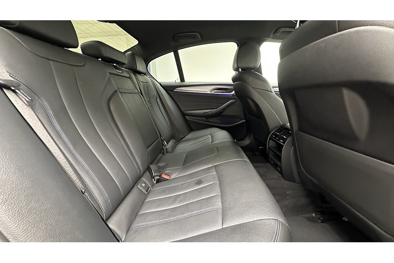 BMW 5 Series 520d MHT M Sport - U3672