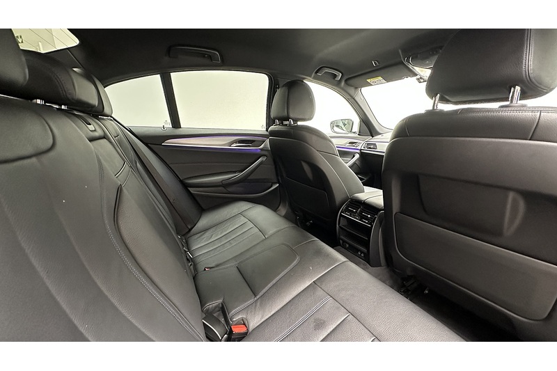 BMW 5 Series 520d MHT M Sport - U3672