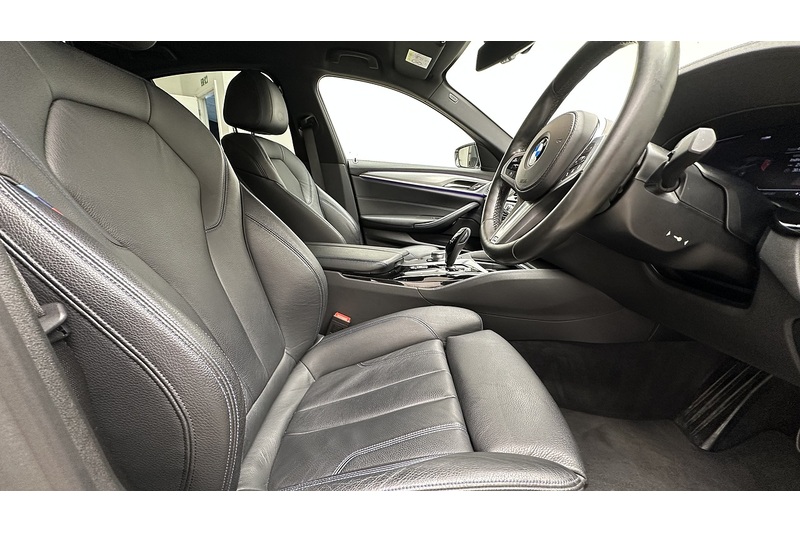 BMW 5 Series 520d MHT M Sport - U3672