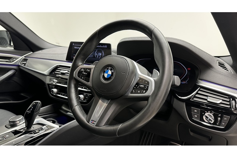 BMW 5 Series 520d MHT M Sport - U3672