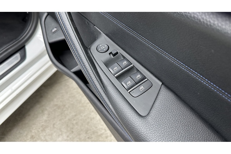 BMW 5 Series 520d MHT M Sport - U3672