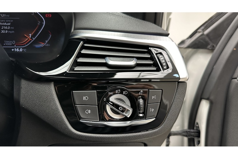 BMW 5 Series 520d MHT M Sport - U3672