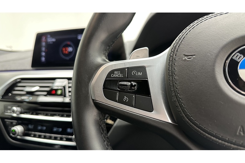 BMW 5 Series 520d MHT M Sport - U3672