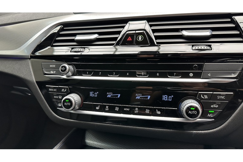 BMW 5 Series 520d MHT M Sport - U3672