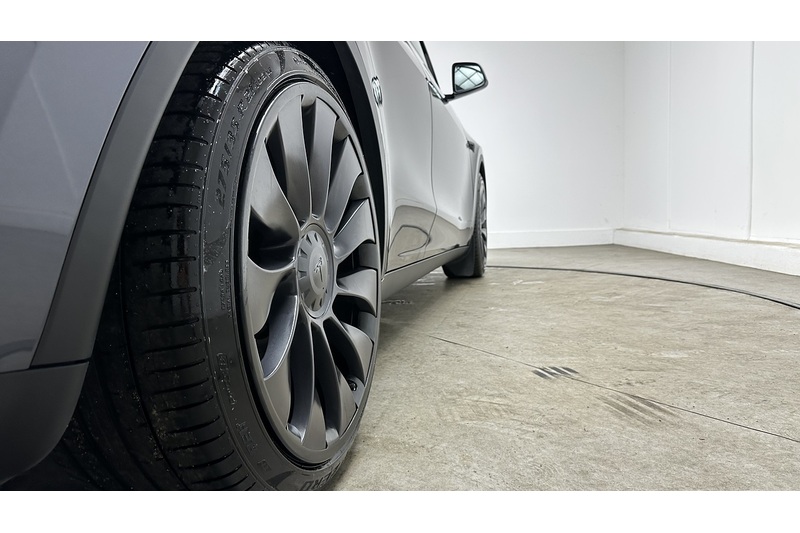 Tesla Model Y Performance - U3677