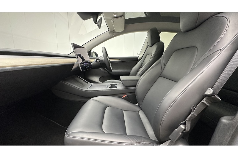 Tesla Model Y Performance - U3677