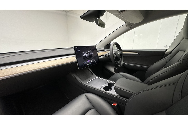 Tesla Model Y Performance - U3677