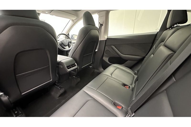 Tesla Model Y Performance - U3677