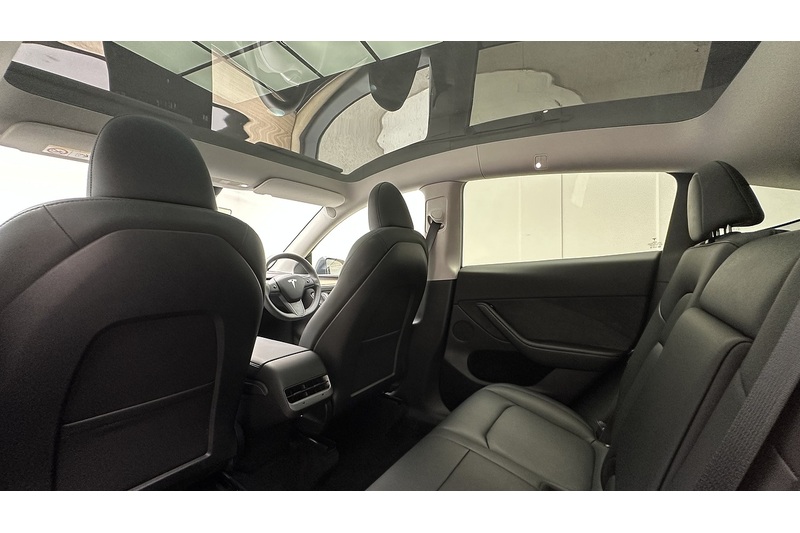 Tesla Model Y Performance - U3677