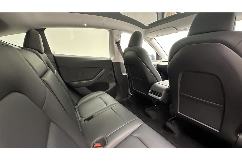 Tesla Model Y Performance - U3677