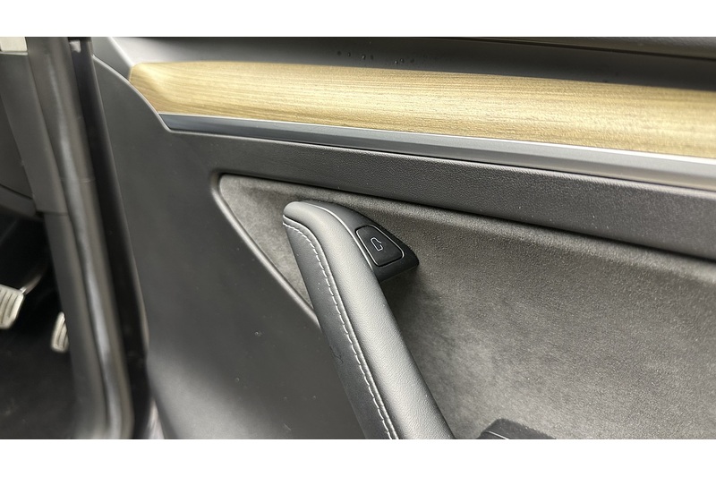 Tesla Model Y Performance - U3677