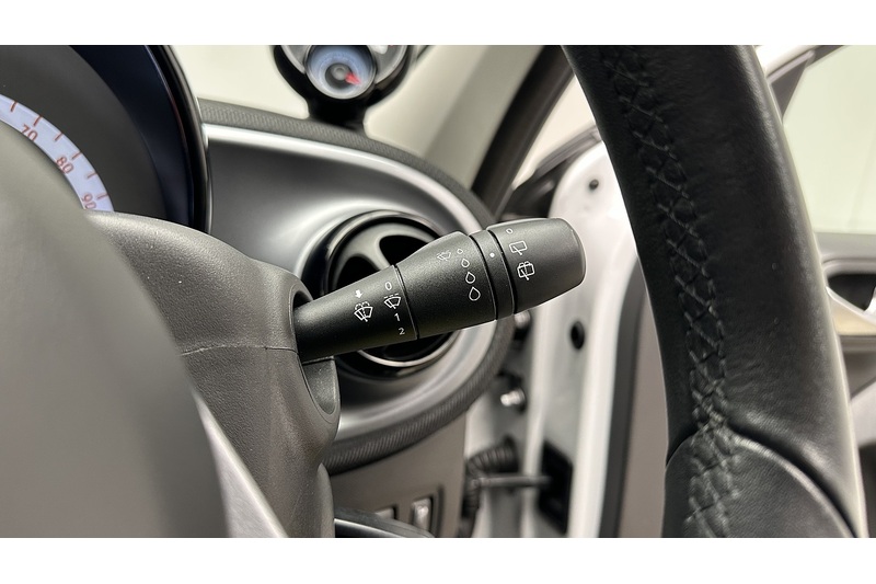 Smart forfour 17.6kWh Passion Advanced Hatchback 5dr Electric Auto (22kW Charger) (82 ps) - U371