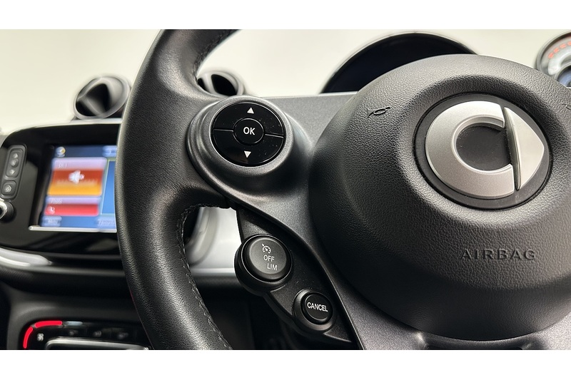 Smart forfour 17.6kWh Passion Advanced Hatchback 5dr Electric Auto (22kW Charger) (82 ps) - U371