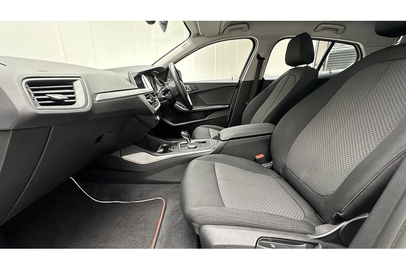 BMW 1 Series 118i SE - U3719