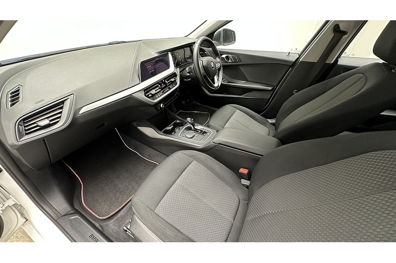 BMW 1 Series 118i SE - U3719